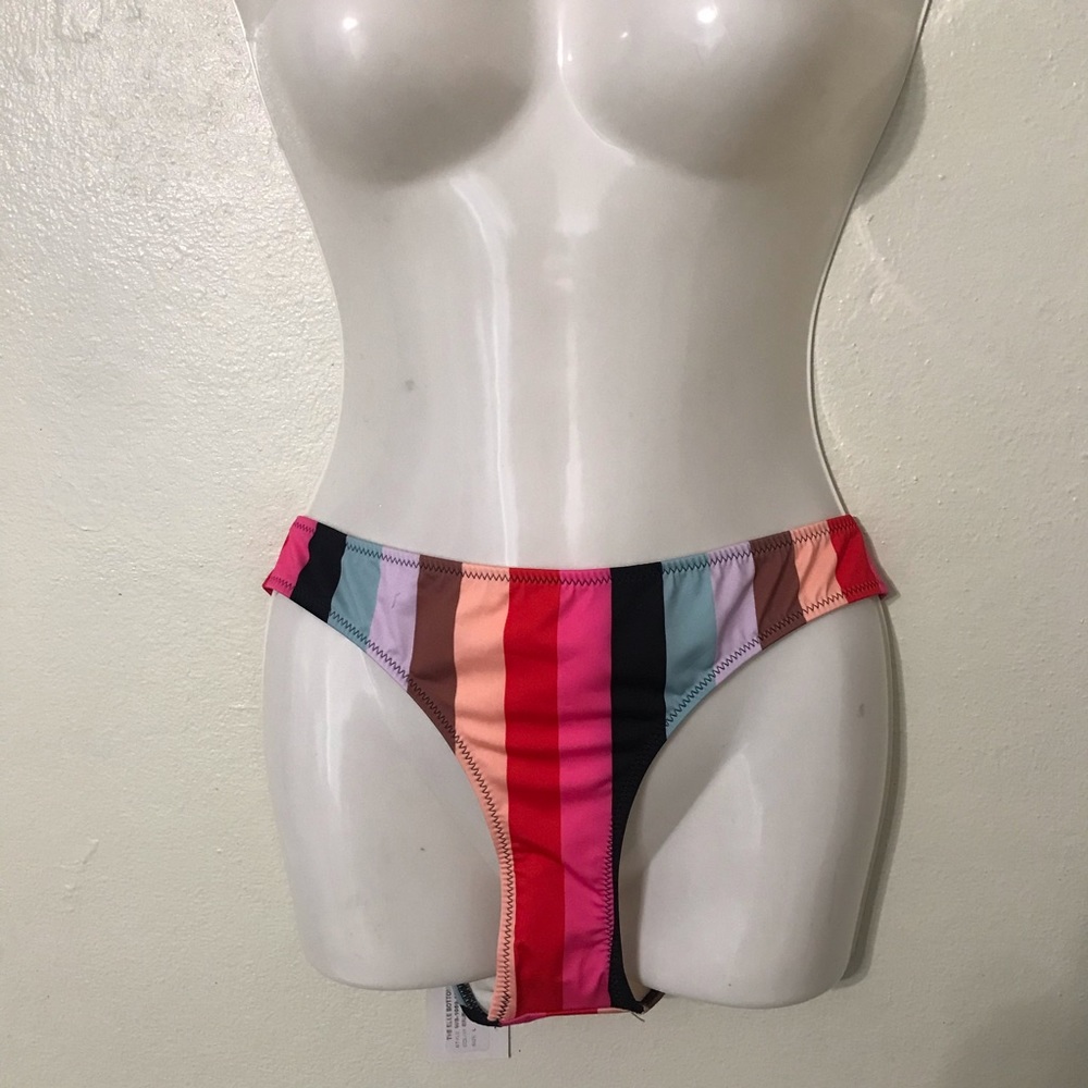 NEW Solid & striped swim size L
